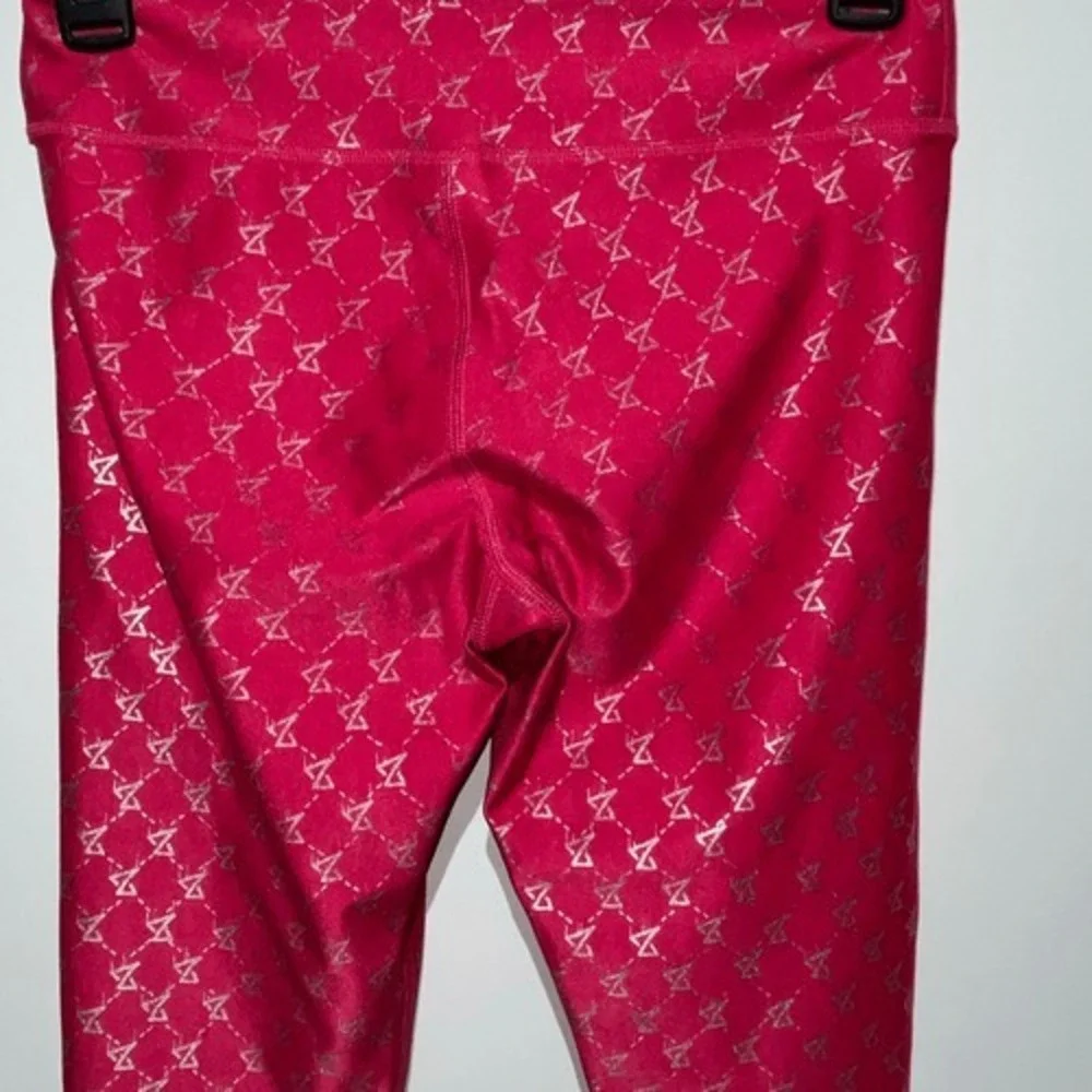 Zumba‎ Wear Girls Pink Silver Metallic Geometric Xspicy Cropped Leggings Size XS